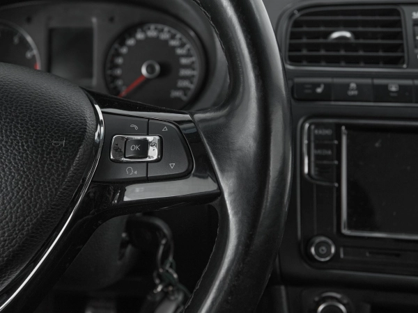 Volkswagen Polo, V Рестайлинг фото №12