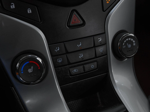 Chevrolet Cruze, I Рестайлинг фото №12