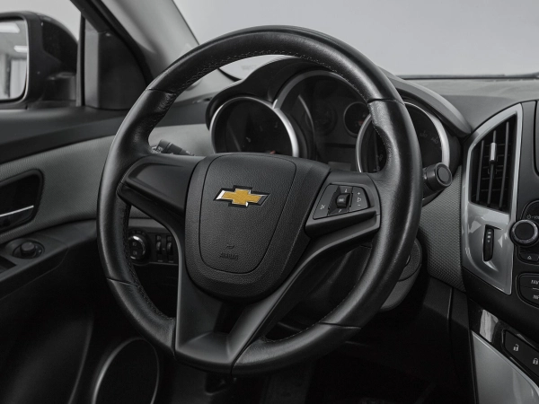Chevrolet Cruze, I Рестайлинг фото №10