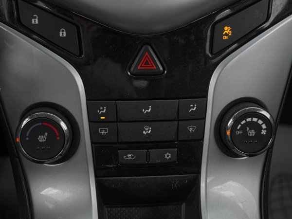 Chevrolet Cruze, I Рестайлинг фото №13