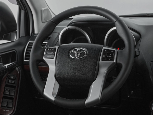 Toyota Land Cruiser Prado, 150 Series Рестайлинг 1 фото №10