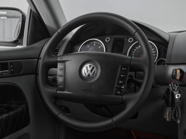Volkswagen Touareg, I фото №10