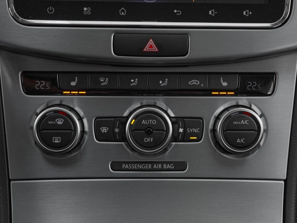 Volkswagen Passat CC, I Рестайлинг фото №17