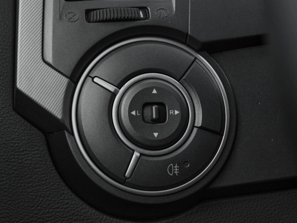 SsangYong Kyron, I Рестайлинг фото №14
