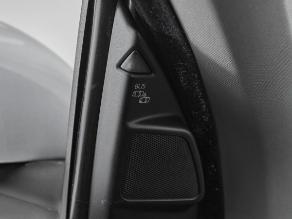Volvo XC90, I Рестайлинг фото №14