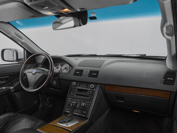 Volvo XC90, I Рестайлинг фото №9