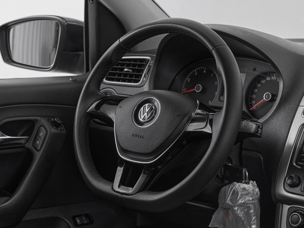 Volkswagen Polo, V Рестайлинг фото №10