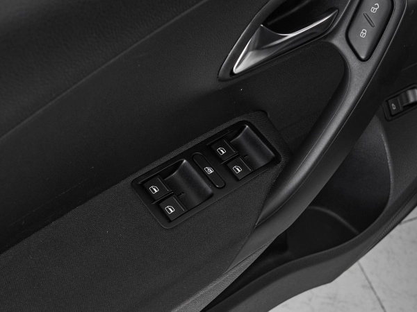 Volkswagen Polo, V Рестайлинг фото №11