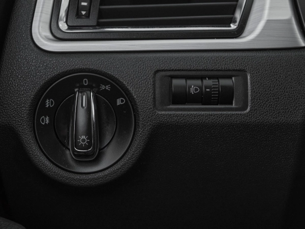 Skoda Rapid, I фото №12