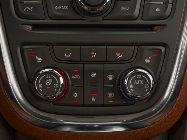Opel Mokka, I фото №17