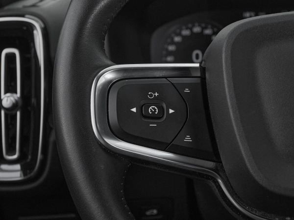 Volvo XC40, I фото №11