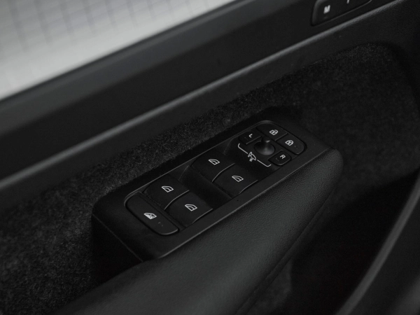 Volvo XC40, I фото №13