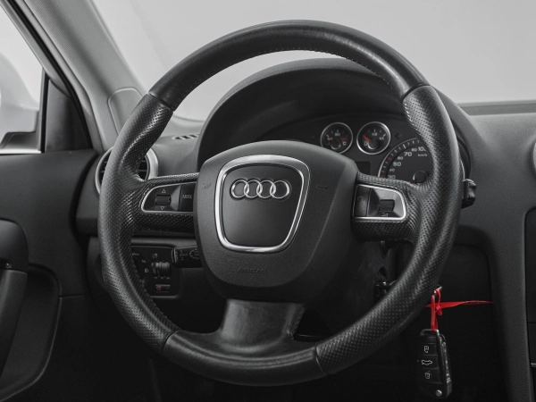 Audi A3, II (8P) Рестайлинг 2 фото №10