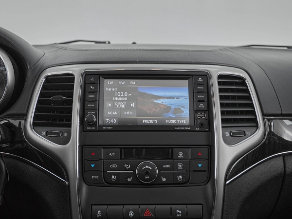 Jeep Grand Cherokee, IV (WK2) фото №16
