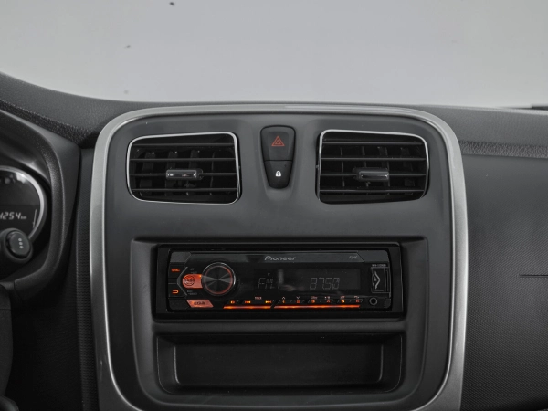 Renault Logan, II Рестайлинг фото №13