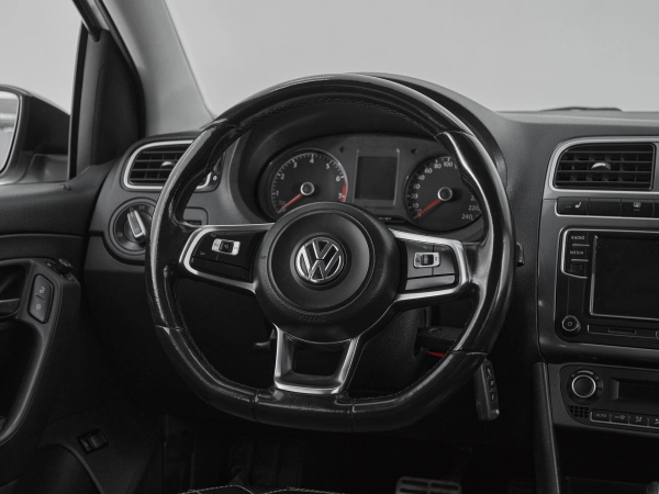 Volkswagen Polo, V Рестайлинг фото №10