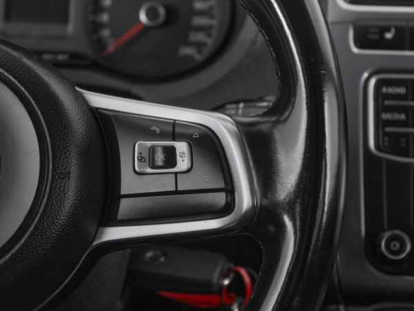 Volkswagen Polo, V Рестайлинг фото №12