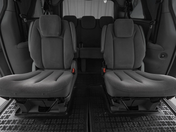 Chrysler Voyager, IV Рестайлинг фото №20
