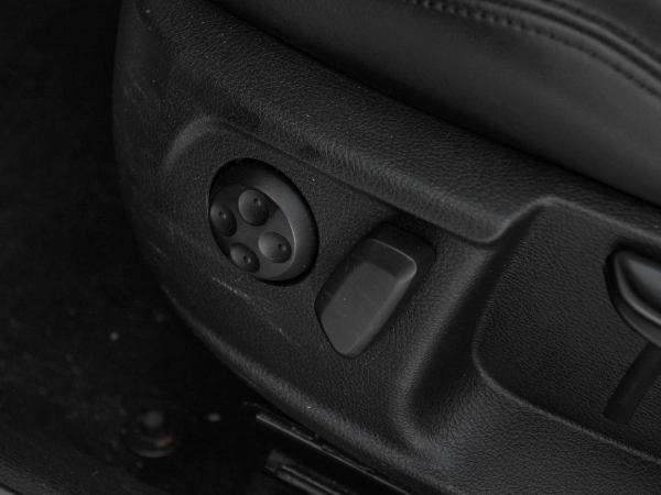 Volkswagen Passat CC, I Рестайлинг фото №14