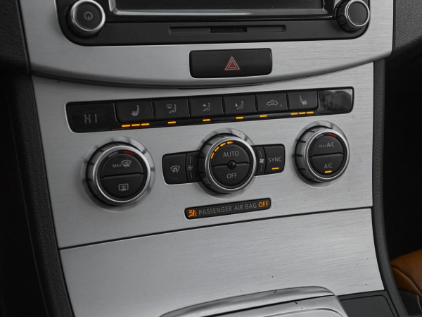 Volkswagen Passat CC, I Рестайлинг фото №17