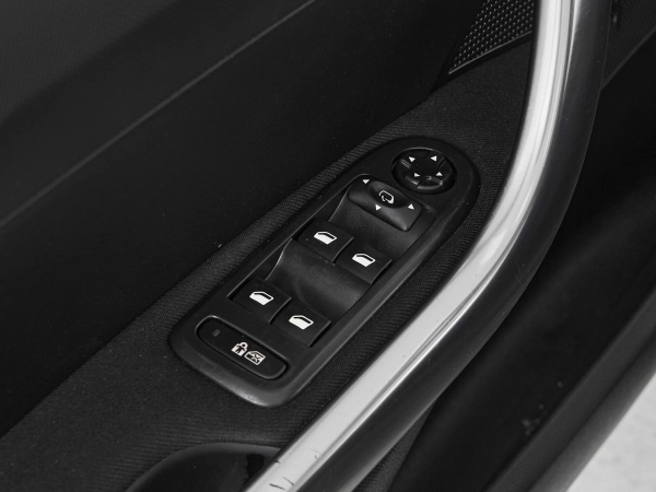 Peugeot 308, I фото №12