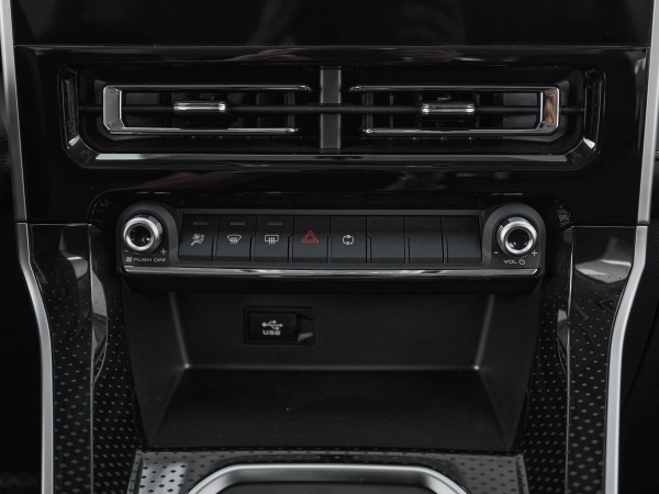 Haval M6, II фото №18