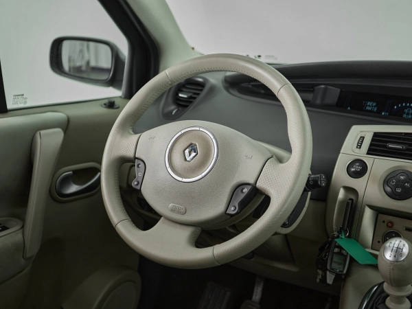Renault Megane, II Рестайлинг фото №11