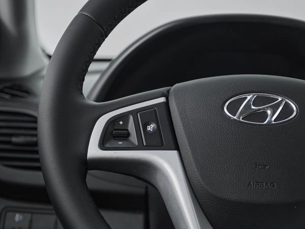 Hyundai Solaris, I фото №11
