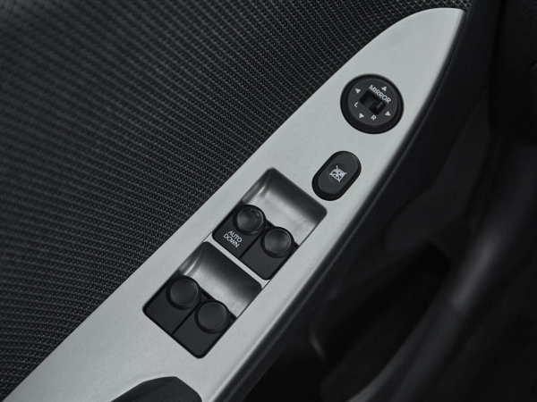 Hyundai Solaris, I фото №13