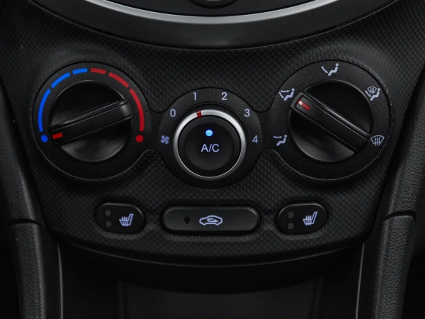 Hyundai Solaris, I фото №15