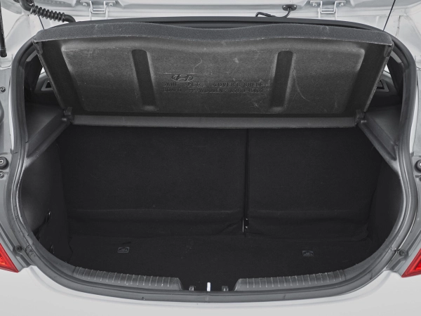 Hyundai Solaris, I фото №16
