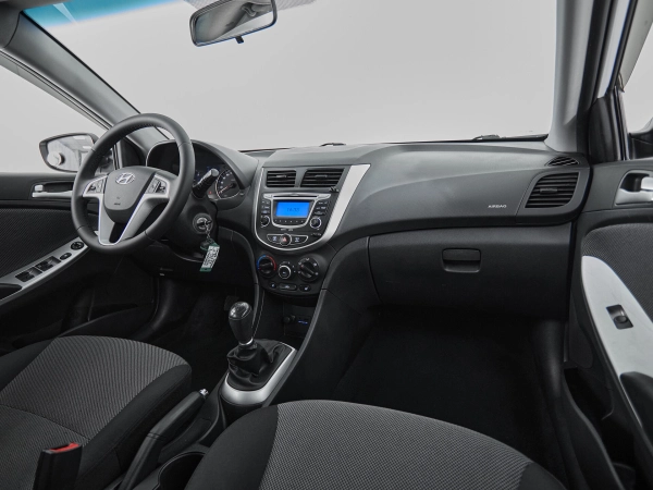 Hyundai Solaris, I фото №9
