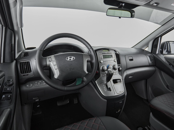Hyundai H-1, II фото №7