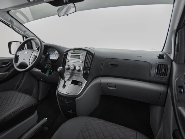Hyundai H-1, II фото №9