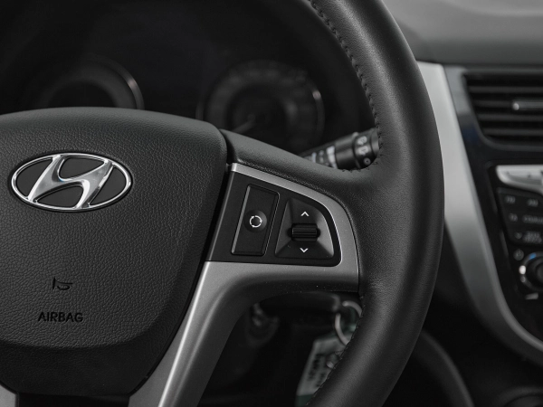 Hyundai Solaris, I фото №12