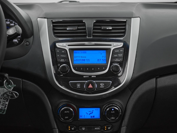 Hyundai Solaris, I фото №14