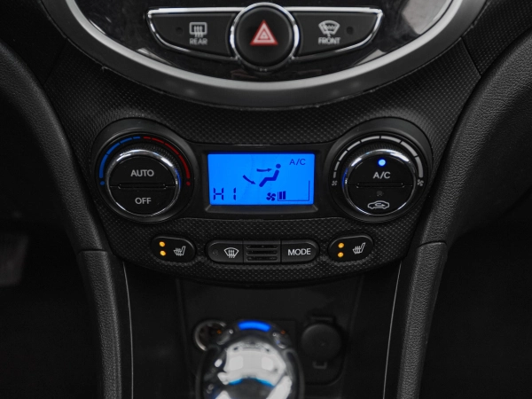 Hyundai Solaris, I фото №15