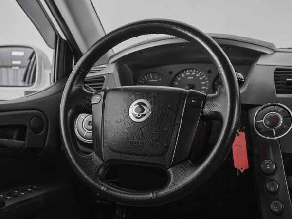 SsangYong Kyron, I Рестайлинг фото №10