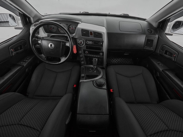 SsangYong Kyron, I Рестайлинг фото №8