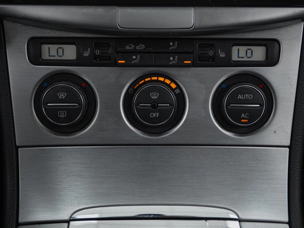 Volkswagen Passat, B6 фото №17
