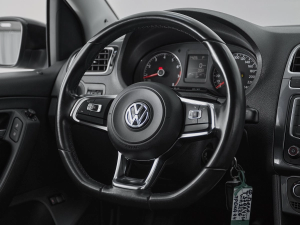 Volkswagen Polo, V Рестайлинг фото №10