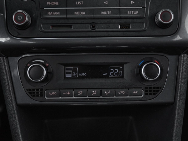 Volkswagen Polo, V Рестайлинг фото №16
