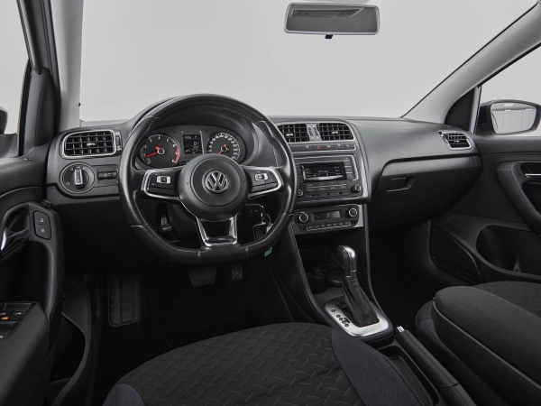 Volkswagen Polo, V Рестайлинг фото №7