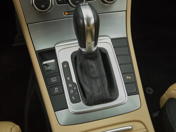 Volkswagen Passat CC, I Рестайлинг фото №16