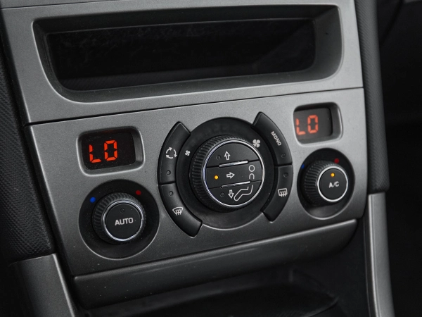 Peugeot 308, I фото №14