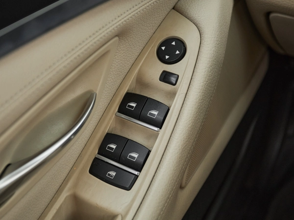 BMW 5 серии, VI (F10/F11/F07) фото №14