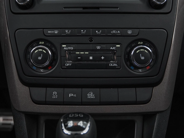 Skoda Yeti, I Рестайлинг фото №15