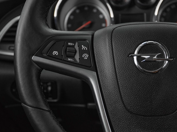 Opel Astra, J Рестайлинг фото №11