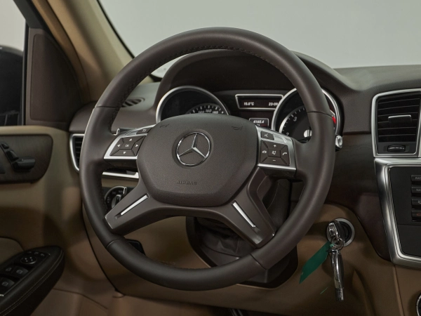 Mercedes-Benz M-Класс, III (W166) фото №10