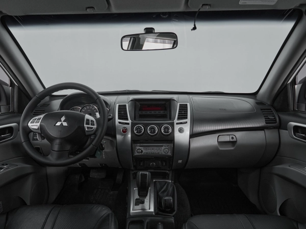 Mitsubishi Pajero Sport, II фото №8